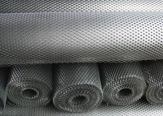 Porcellana Anti materiali ampliato slittante 4.5mm - 100mm LWM dell'acciaio a basso tenore di carbonio della maglia metallica fornitore