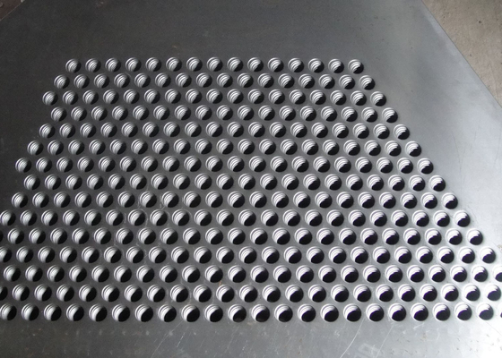 Porcellana Lamiera galvanizzato perforato immerso caldo, piatto d'acciaio perforato per la pedata fornitore