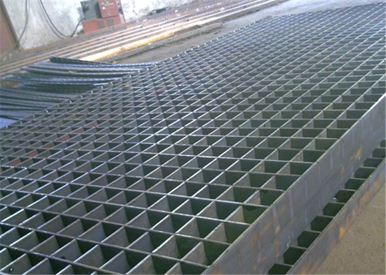 Porcellana Seghettato pavimentazione Antivari torto piattaforma stridente d'acciaio della griglia della lega per caratteri fornitore
