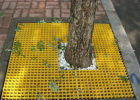 Porcellana Pavimento di plastica modellato della vetroresina che gratta per l'approvazione dello SGS di colore di giallo dell'albero fornitore