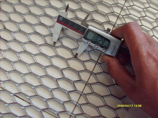 Porcellana Acciaio a basso tenore di carbonio rivestito in espansione nastro dello zinco corrosivo anti- della maglia metallica fornitore