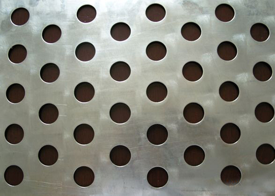 Porcellana Il foro rotondo ha perforato la lamiera di acciaio, lo strato perforato galvanizzato l'acciaio Q235 fornitore