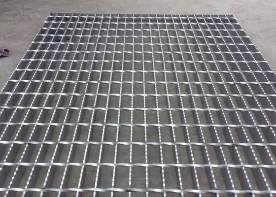 Porcellana Ss che grattano il pavimento d'acciaio torto di Antivari che gratta 6 x 6mm Antivari normale 32mm x 5mm fornitore