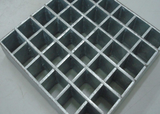 Porcellana Acciaio resistente dell'acciaio dolce che gratta la grata di Antivari d'acciaio delle griglie dello scolo del metallo di 6mm x di 75mm fornitore