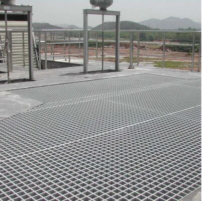 Piattaforma di griglia in acciaio galvanizzato antiscivolo con dimensioni personalizzabili per passerelle e usi industriali