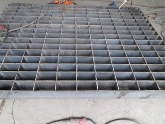 Griglia di scarico in acciaio zincato con design quadrato, materiale Q235/Q345