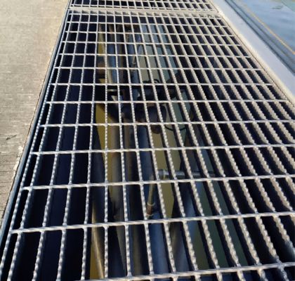 Griglia in acciaio galvanizzato a caldo 25X5 peso per metro quadrato di griglia in acciaio