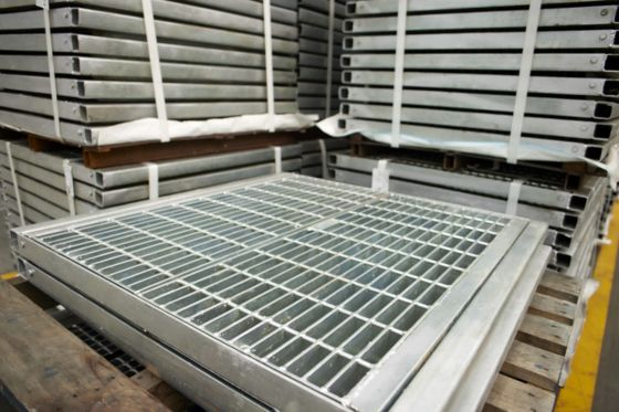 Alluminio 19W4 per impieghi gravosi, acciaio zincato, acciaio inossidabile, prezzo della griglia per pavimenti in acciaio per passerelle, coperture per canali di drenaggio per piattaforme pedonali