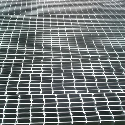 Trecciato di scalinata galvanizzato a caldo con superficie antiscivolo e dimensioni personalizzabili per la costruzione