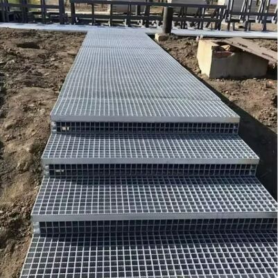 Griglia di acciaio galvanizzato a caldo OEM personalizzata con barre serrate e 25x3 per piattaforme industriali