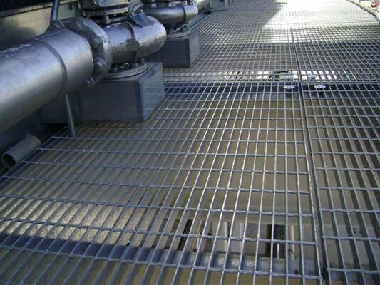 Griglie di acciaio galvanizzato antiscivolo a caldo con dimensioni personalizzabili per piattaforme di griglie di barre metalliche