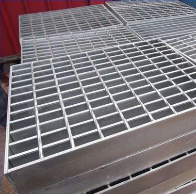 Griglie di acciaio galvanizzato antiscivolo a caldo con dimensioni personalizzabili per piattaforme di griglie di barre metalliche