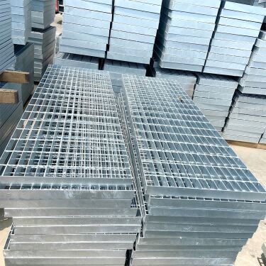 Griglie di acciaio galvanizzato antiscivolo a caldo con dimensioni personalizzabili per piattaforme di griglie di barre metalliche