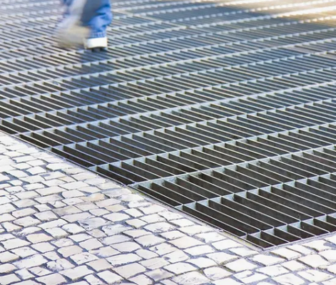 Griglie in acciaio galvanizzato a caldo - Griglie a barre resistenti allo scivolamento ad alta resistenza per pavimenti industriali