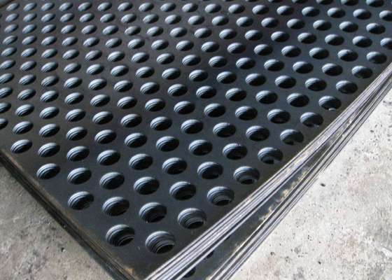 maglia d'acciaio perforata spessa di 2mm, strato perforato del ferro del nero aperto di valutazione di 41%