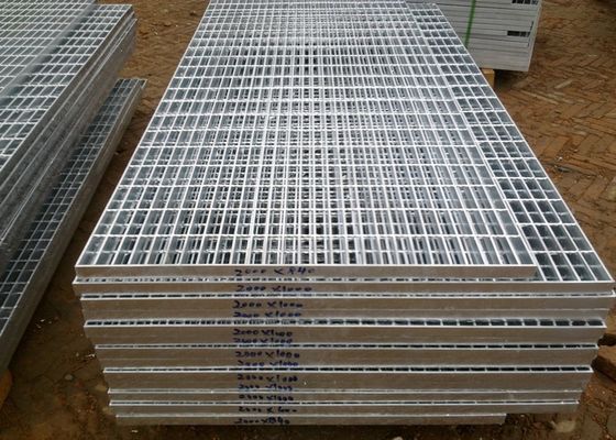 Il pavimento industriale stridente d'acciaio della piattaforma di colore del nastro gratta il tipo normale