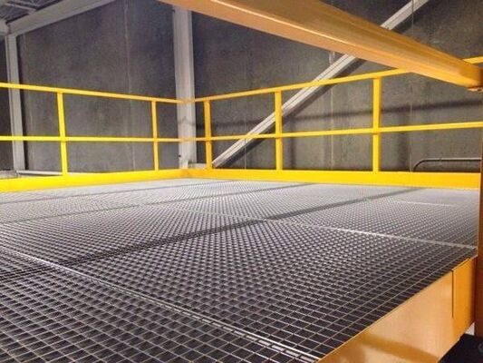 Piattaforma galvanizzata per passeggiate con griglia in acciaio con superficie antiscivolo e certificazione CE ISO