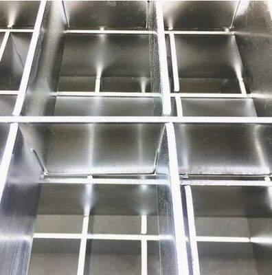 Griglie di acciaio dentellato galvanizzato pesante per coperture di fossa e scarico