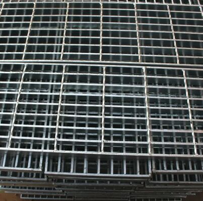 Griglie di acciaio galvanizzato serrato con trave di 25x5 mm per passerelle e piattaforme durevoli