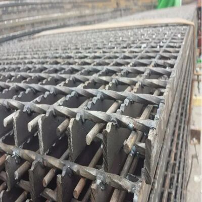 Coperchio di scarico di griglia in acciaio galvanizzato da 50*8 mm per applicazioni di drenaggio ad alto carico