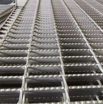 Griglie di acciaio al carbonio a barre serrate di galvanizzazione a caldo per passerelle industriali