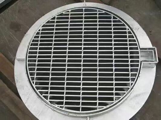 Griglie di acciaio di forma speciale di taglio su misura galvanizzate a caldo per passerelle e piattaforme industriali